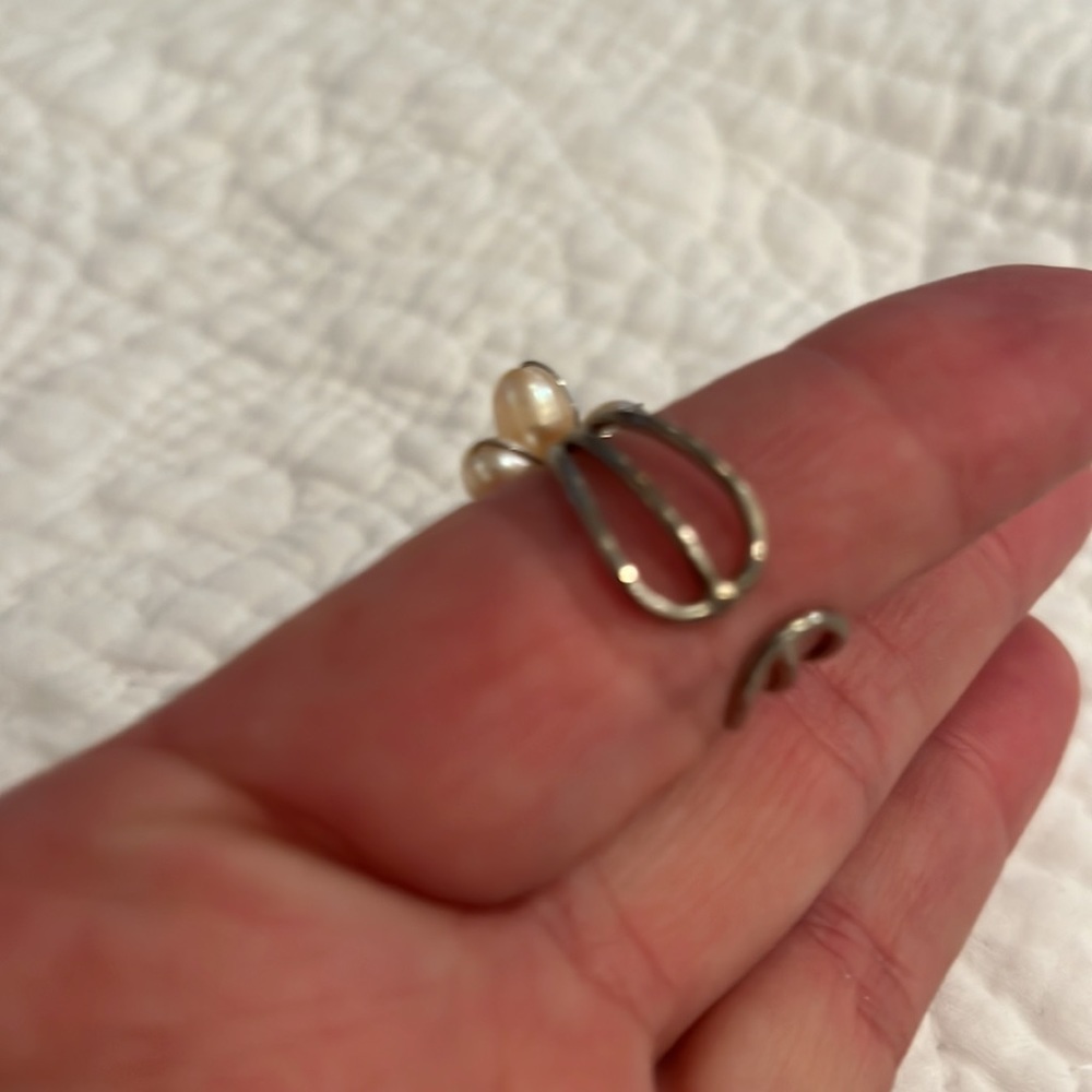 Flower ring - Picture 2 of 3